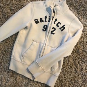 Boys thick sweater excellent condition